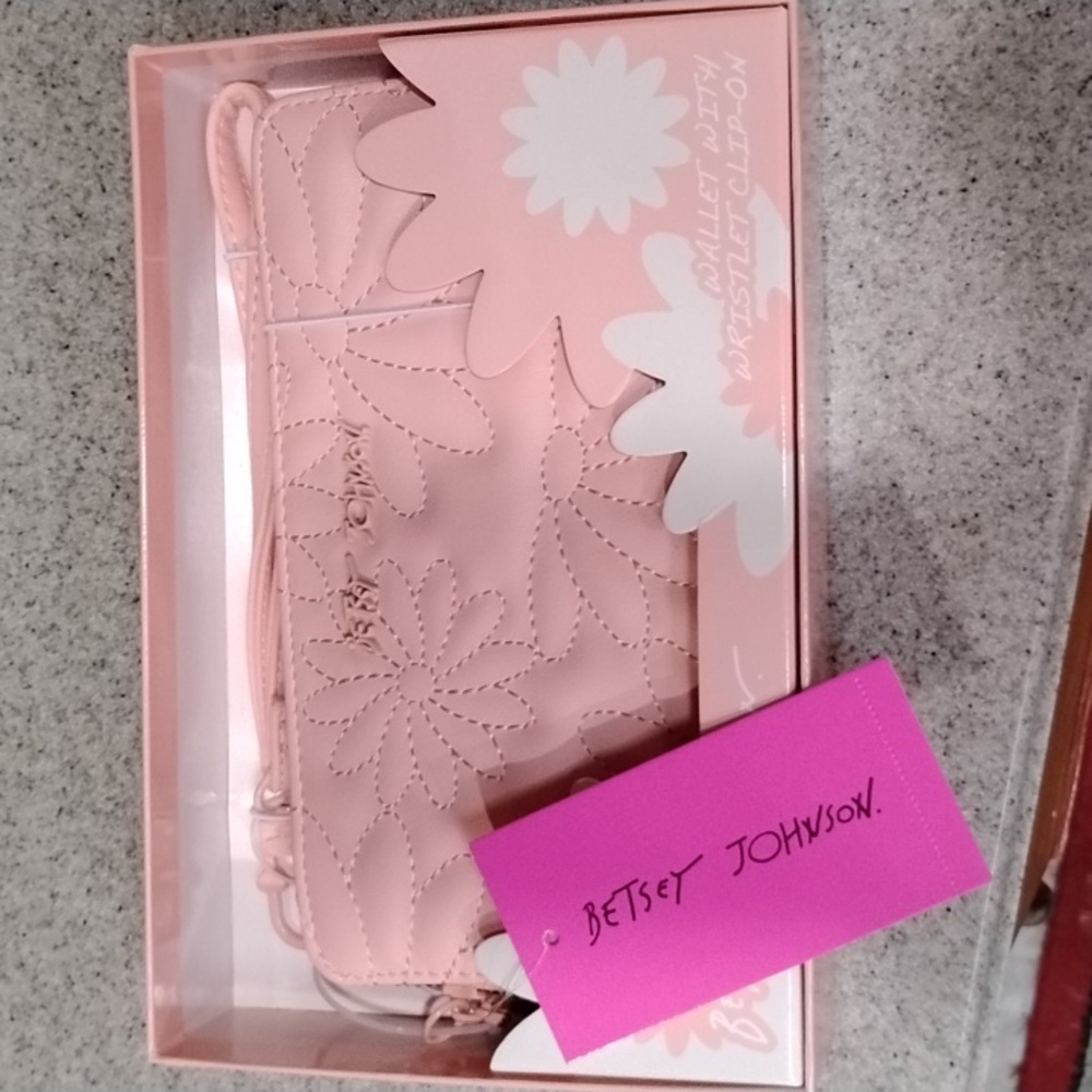 NWT Betsey Johnson Wallet - Picture 5 of 5